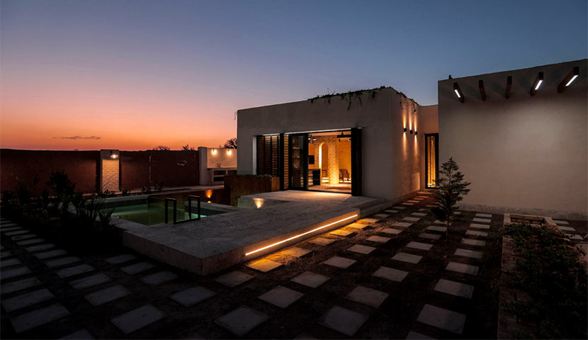  ویلای سفید در اصفهان 